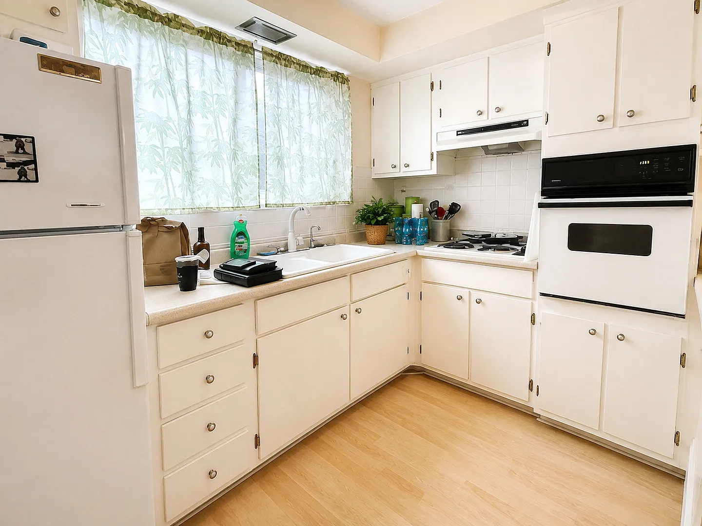 2 bed, 1.5 bath, 1100 sqft, $1,995 — Photo 2