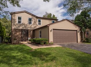 729 Iroquois Trl, Carol Stream, IL