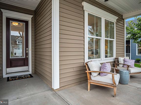 5th image of 47 Bayberry Ln