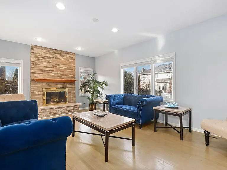 520 N Veterans Pkwy — Photo 16