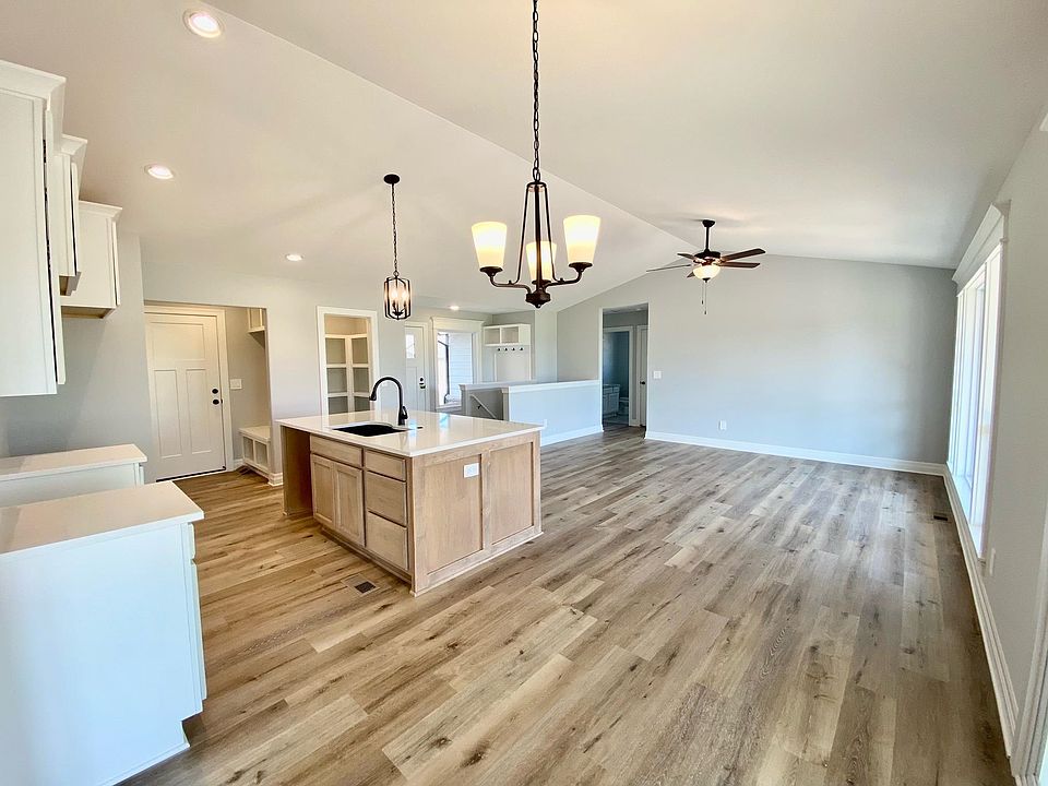 825 E Sunset St, Goddard, KS 67052 Zillow