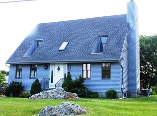 11 Loxley Dr, Johnston, RI 02919