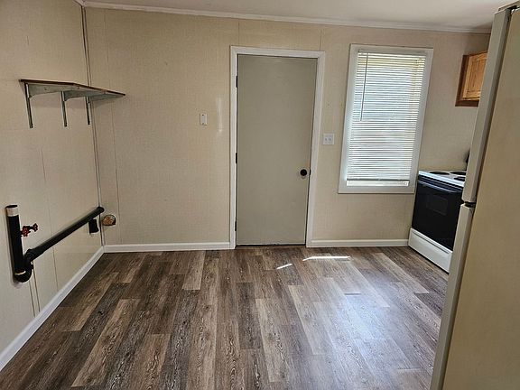 3rd image of 417 Wood Ave
