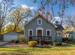 1905 Rainbow Dr, Cedar Falls, IA 50613