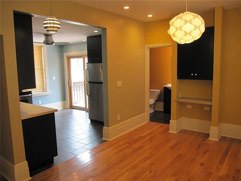 471 Oneida St — Photo 7