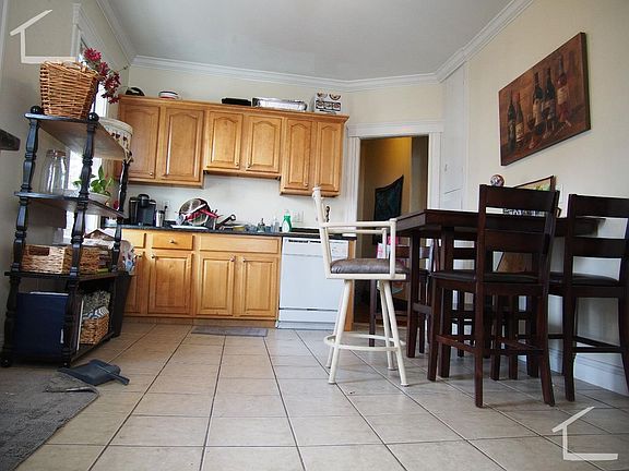 5th image of 44 Tremont St #2B