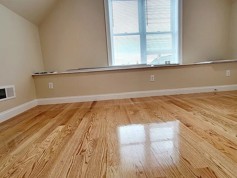 64 Waverly St #2 — Photo 5