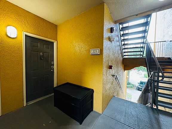 2nd image of 6169 Metrowest Blvd Unit 203