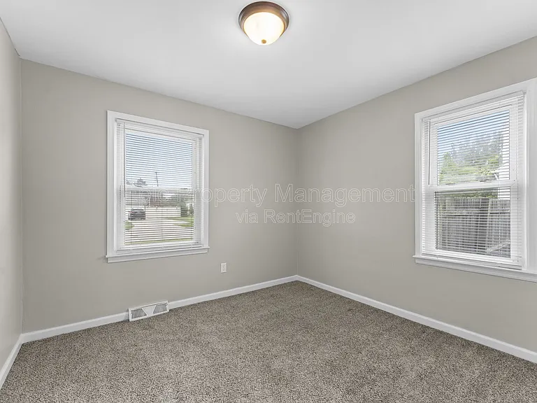 14489 Agnes St — Photo 9