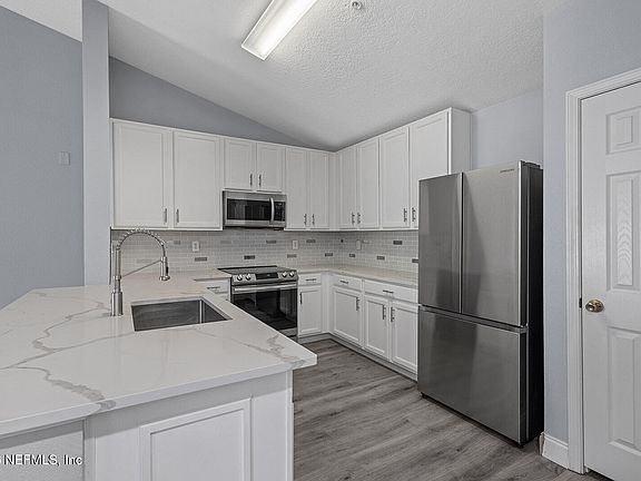 4th image of 575 OAKLEAF PLANTATION Parkway #1310