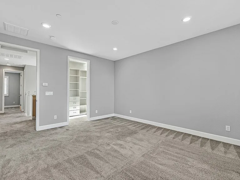 210 Stratus Cmn — Photo 23