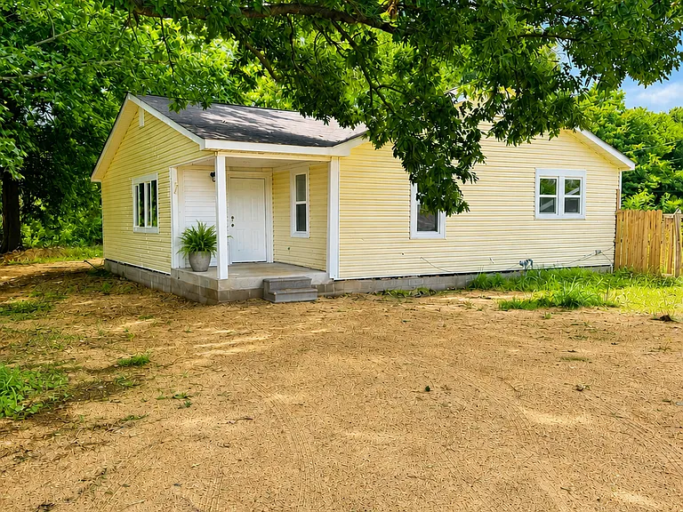 719 Hopkins St — Photo 4