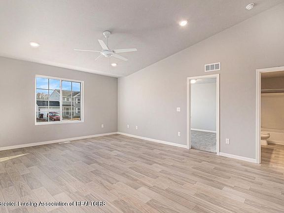 4th image of 4415 Sunset Dr