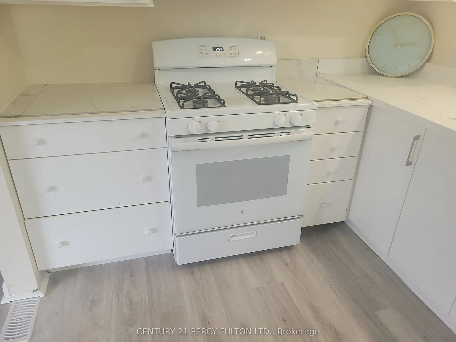 3 bed, $2,695 — Photo 4