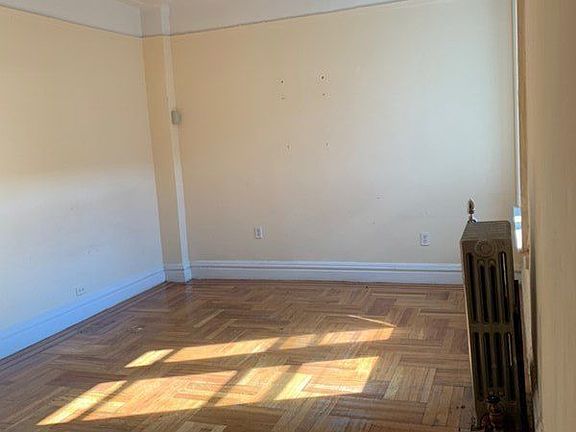 4th image of 711 E 231st St APT 4B