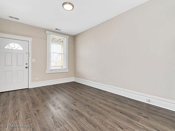 5th image of 1719 N Kimball Ave #2R