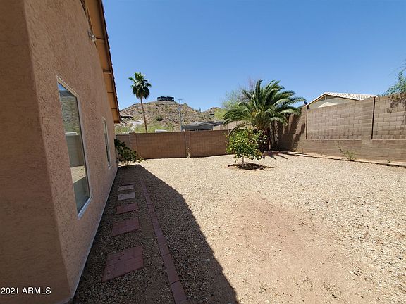 5th image of 2208 E Morrow Dr