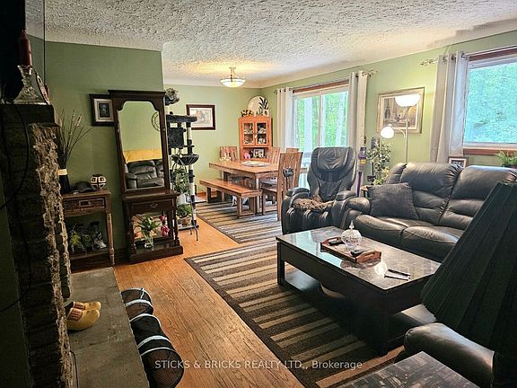 5th image of 9195 Carl Rd