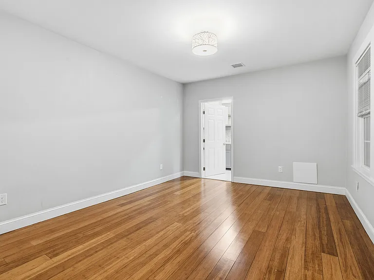 318 Concord Ave #318 — Photo 9