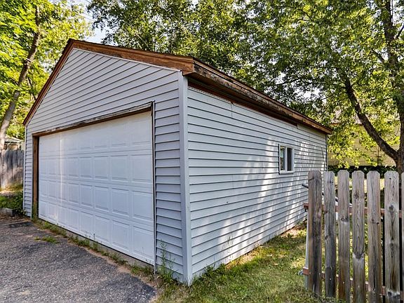 5th image of 834 S 11TH AVENUE