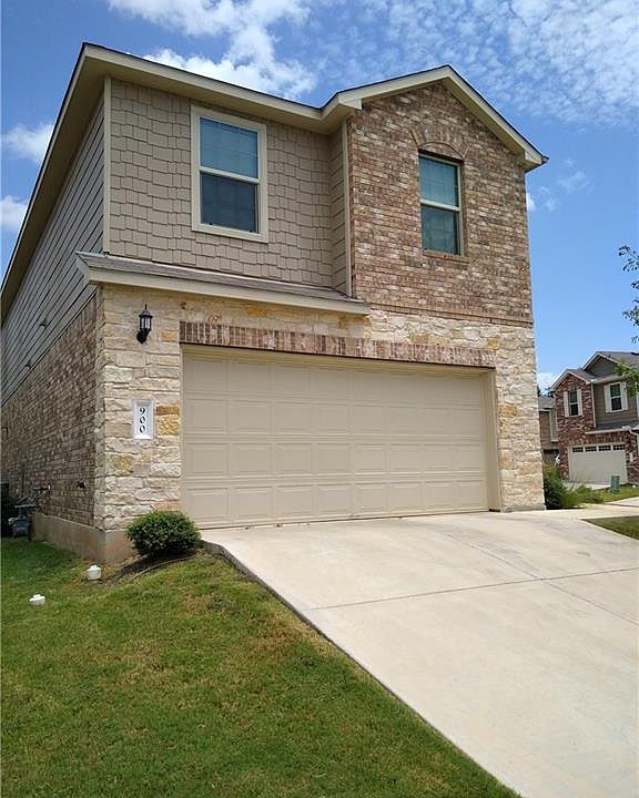 1st image of 900 Sleepy Dell Ln