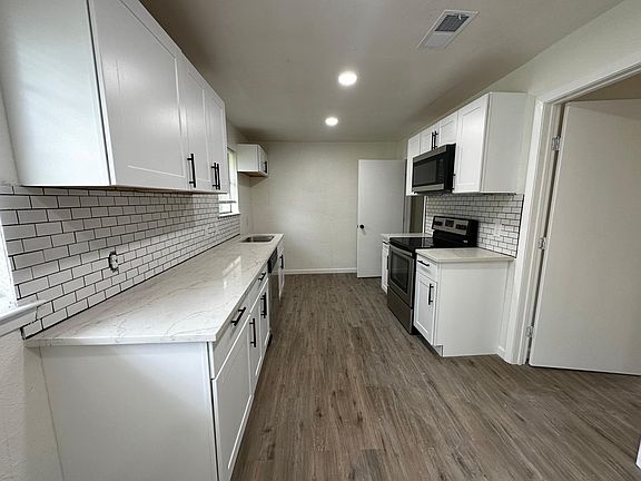 4th image of 1732 Americana Blvd