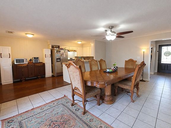3rd image of 101 Gladiola St