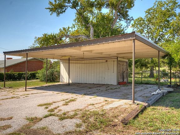 3rd image of 3132 N Hwy 281