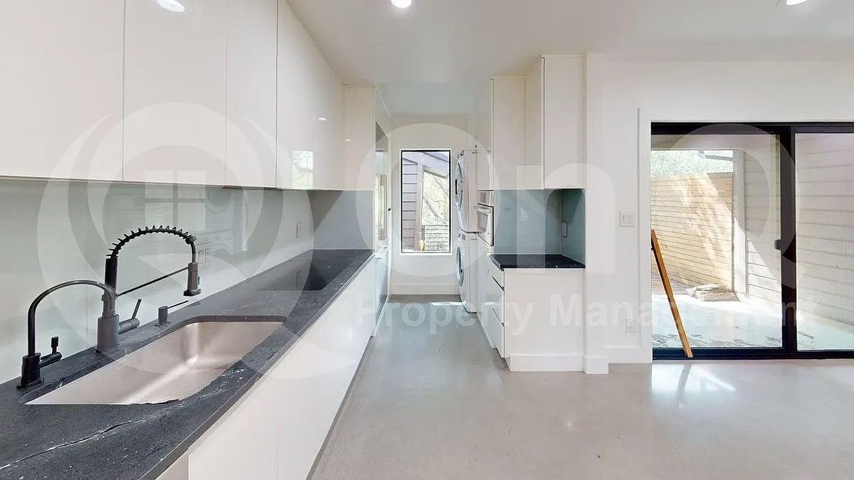 2 bed, 2.5 bath, 1224 sqft, $1,975 — Photo 2