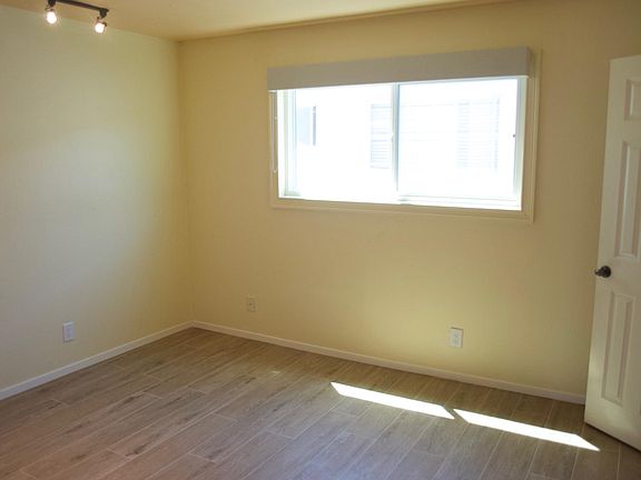 4th image of 4451 Menlo Ave APT 6