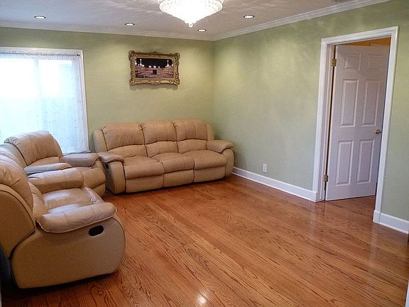 2nd image of 4132 Huntley Ave