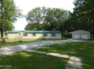 6485 Apple Ridge Rd, Iuka, IL 62849