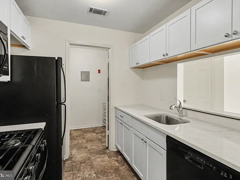 902 Dogwood Ct — Photo 6