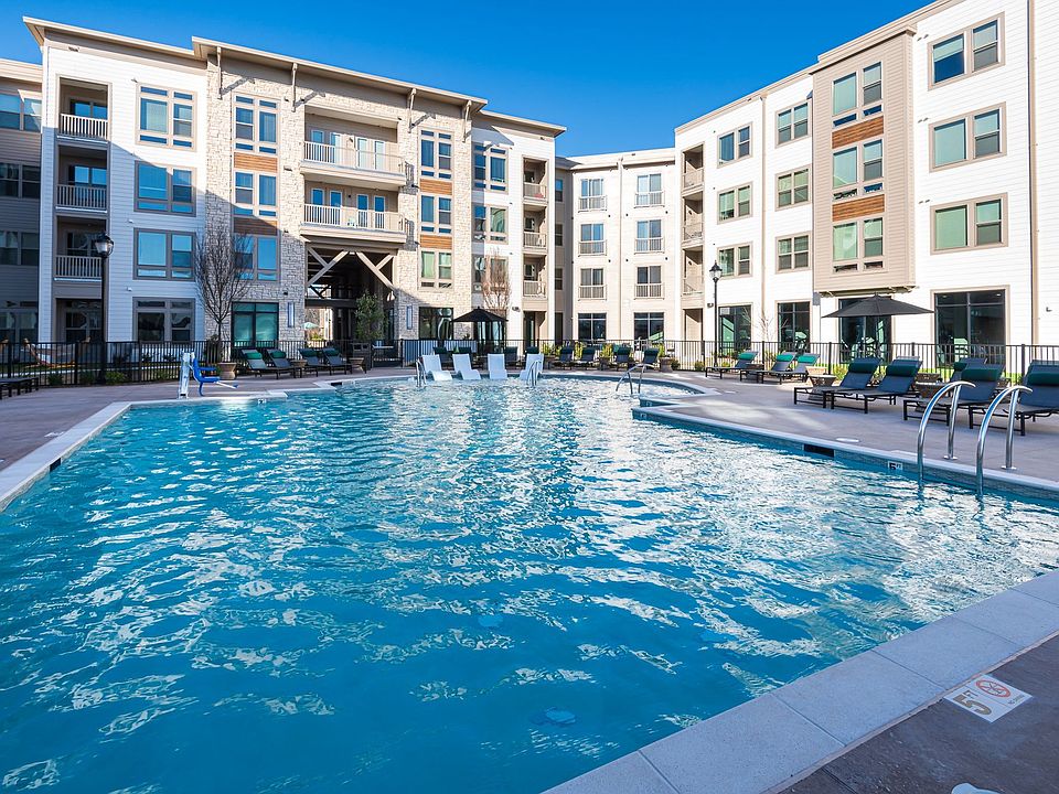1st image of 1055 Stillwell Dr Unit 1107