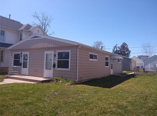 1432 N St SW, Cedar Rapids, IA 52404