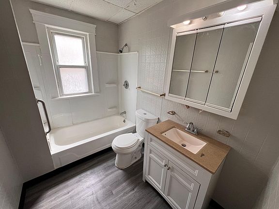 3rd image of 12519 Forest Ave #1/2