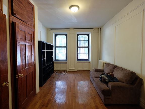 4th image of 12 W 103rd St APT 4