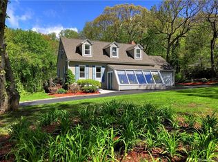 10 Powder Mill Ln, Trumbull, CT 06611