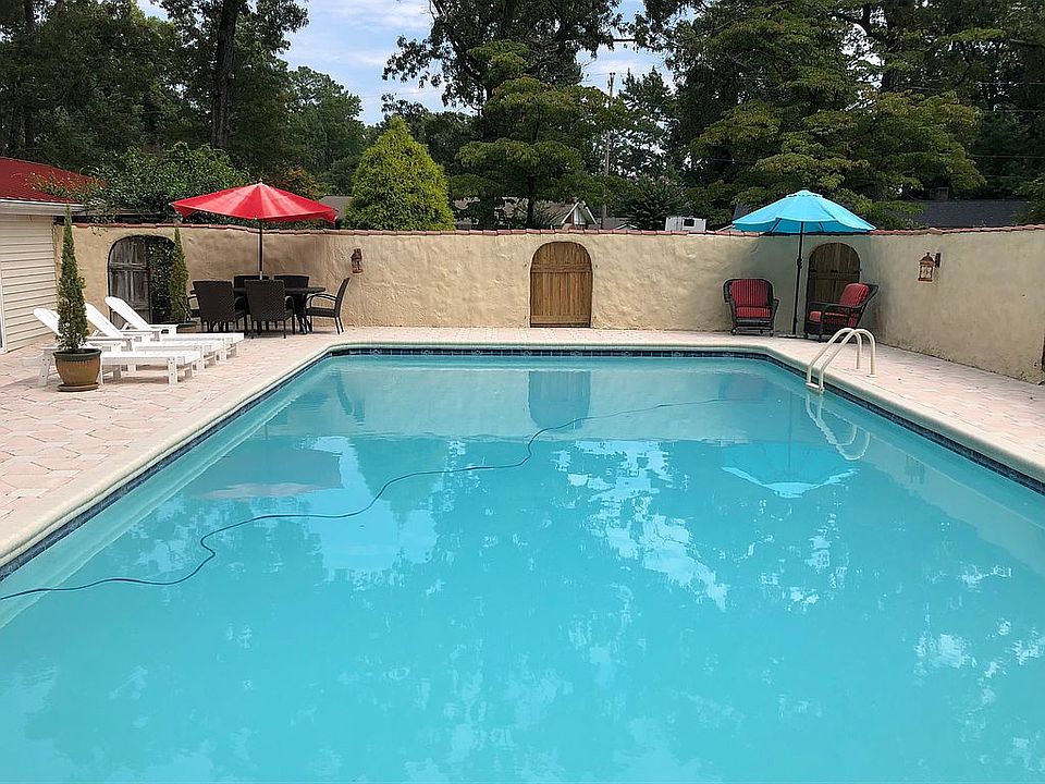 Private pool