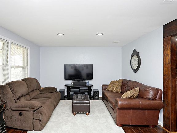 3rd image of 3577 Galahad Dr