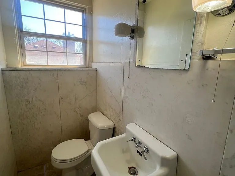 348 E 14th Ave — Photo 15