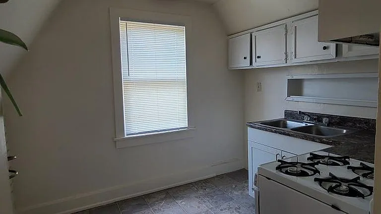 331 Locust St #4 — Photo 11