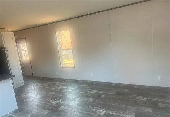 511 W Hillsboro St #15R — Photo 10