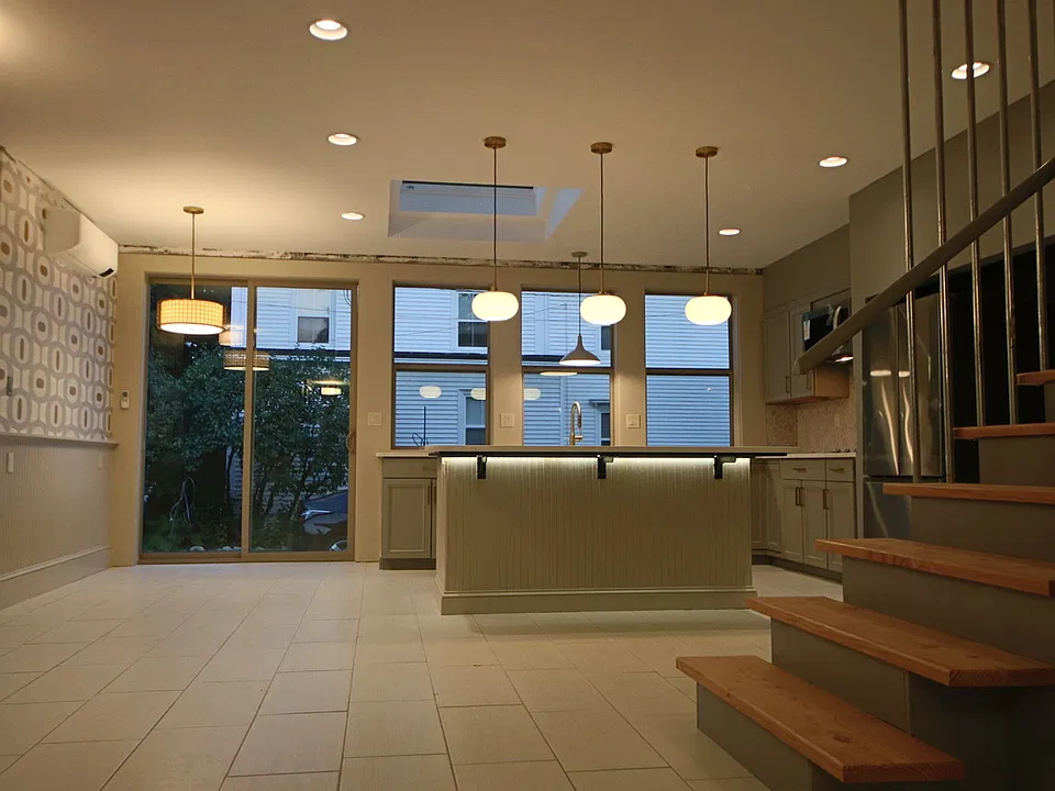 33 Lincoln Ave #A