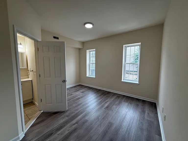 Modern New Luxury Temple Apartments — Photo 11