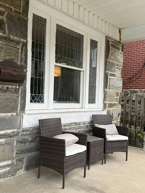 4 bed, 2001 sqft, $2,375 — Photo 2