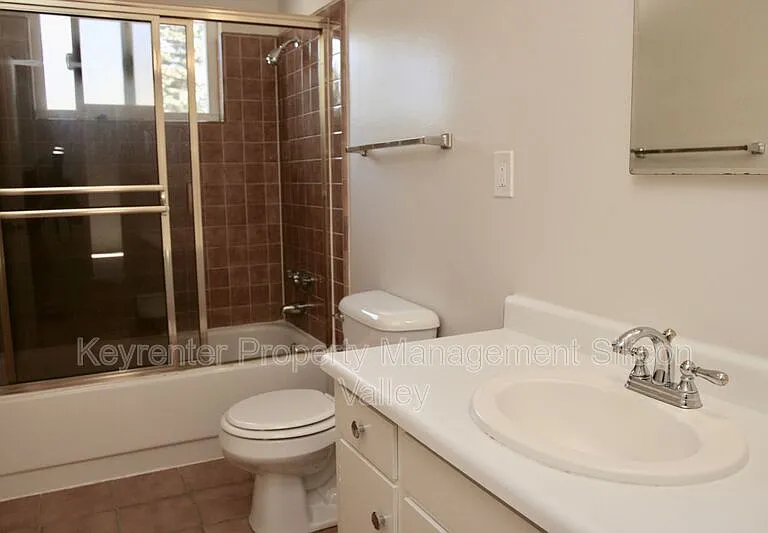 2434 Rock St #16 — Photo 8