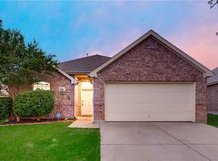 589 Creekbend St, Crowley, TX 76036