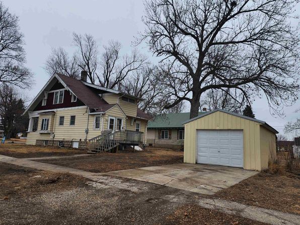 108 2nd Ave W, Swea City, IA 50590