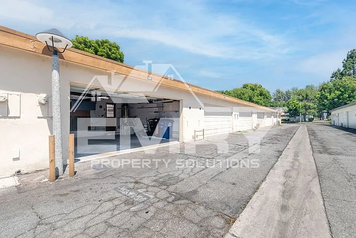 9781 Karmont Ave — Photo 41